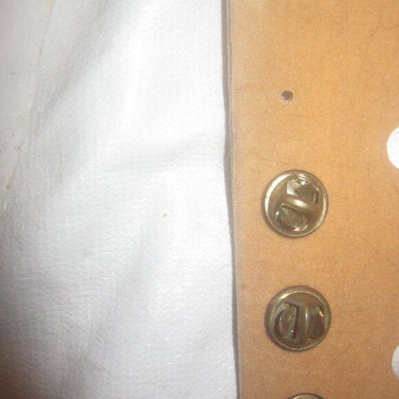 VTG GUARDIAN ANGEL PINS, GOLDTONE METAL PINS, 3D PINS $EACH - Picture 2 of 2